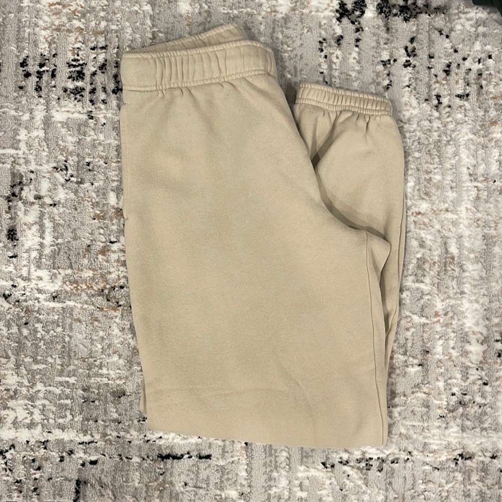 Women’s ARITZIA TNA Tan Joggers/Sweatpants.